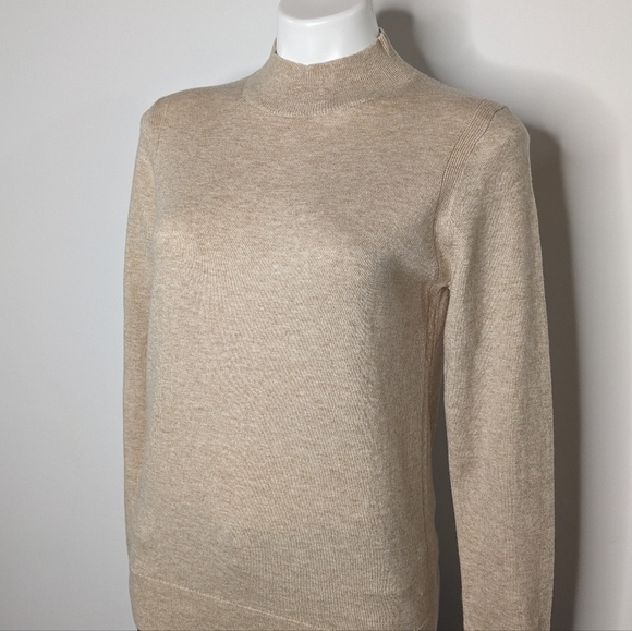 NWT Banana Republic Factory tan long sleeve lightweight wool blend sweater S - Picture 2 of 8